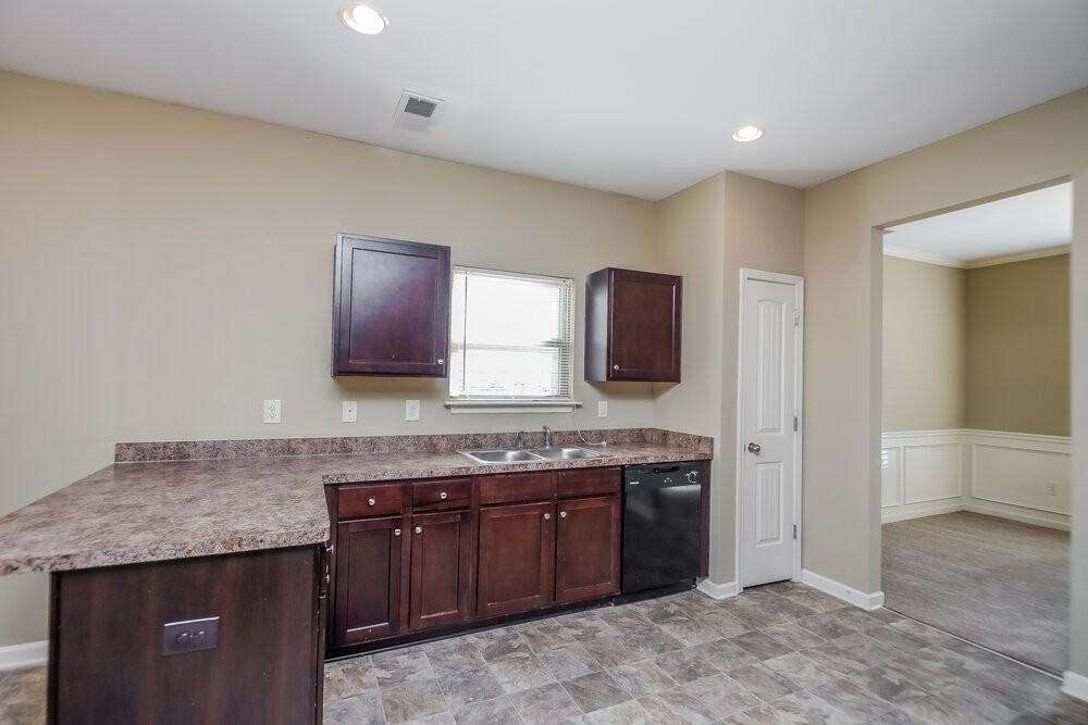 58 Hamilton Blvd Nw - Photo 7 of 17