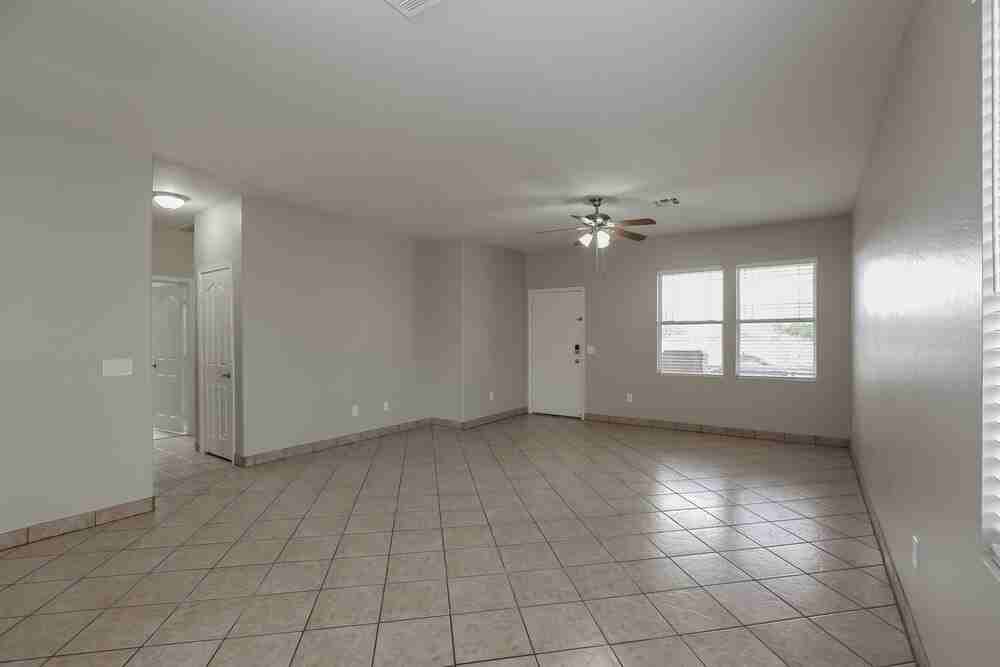 7227 S 41st Ln - Photo 3 of 16