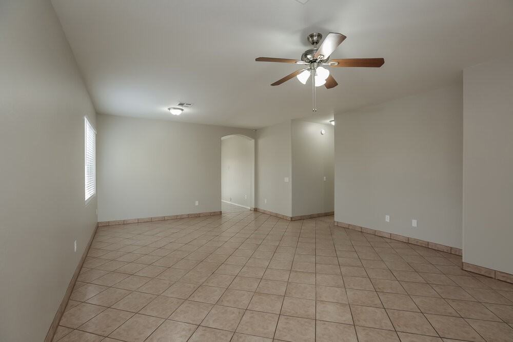 7227 S 41st Ln - Photo 6 of 16