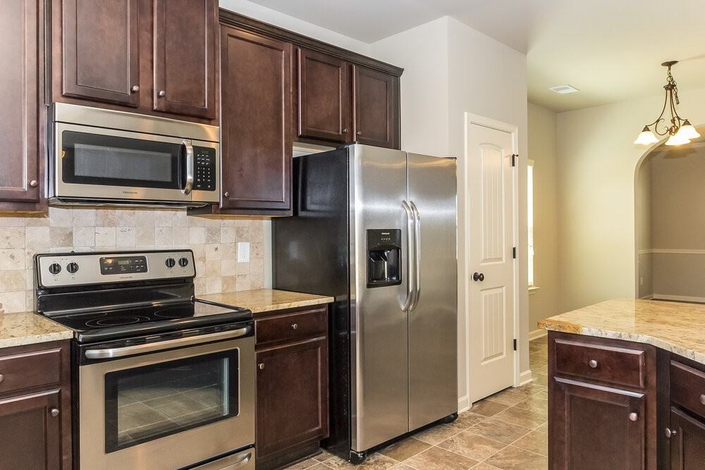 1215 Nottley Dr - Photo 2 of 15
