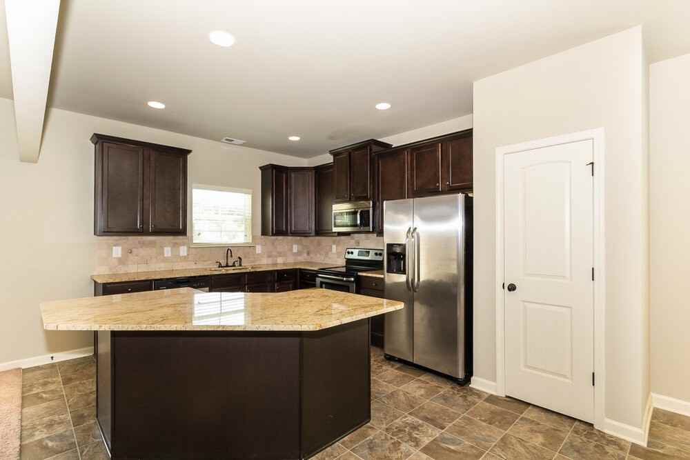 1215 Nottley Dr - Photo 5 of 15