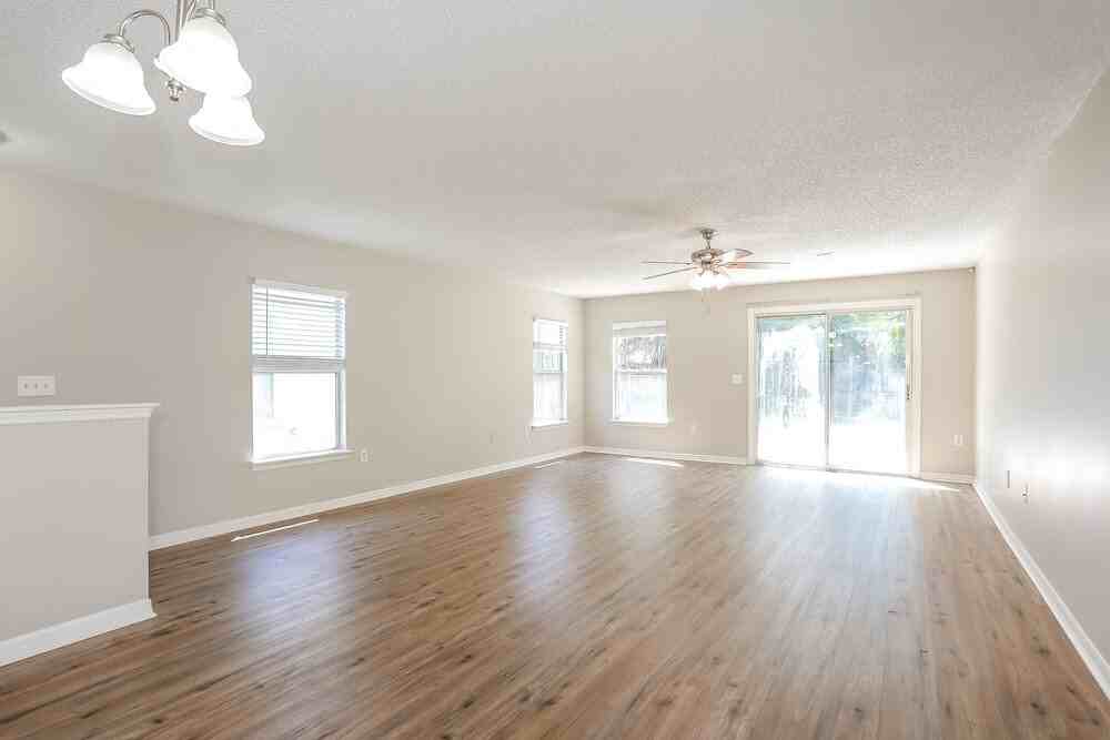 7910 Cherry Blossom Dr S - Photo 6 of 19