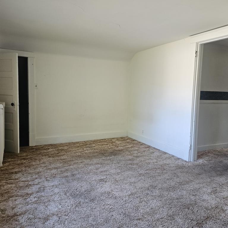 140 Wisconsin Ave - Photo 5 of 7