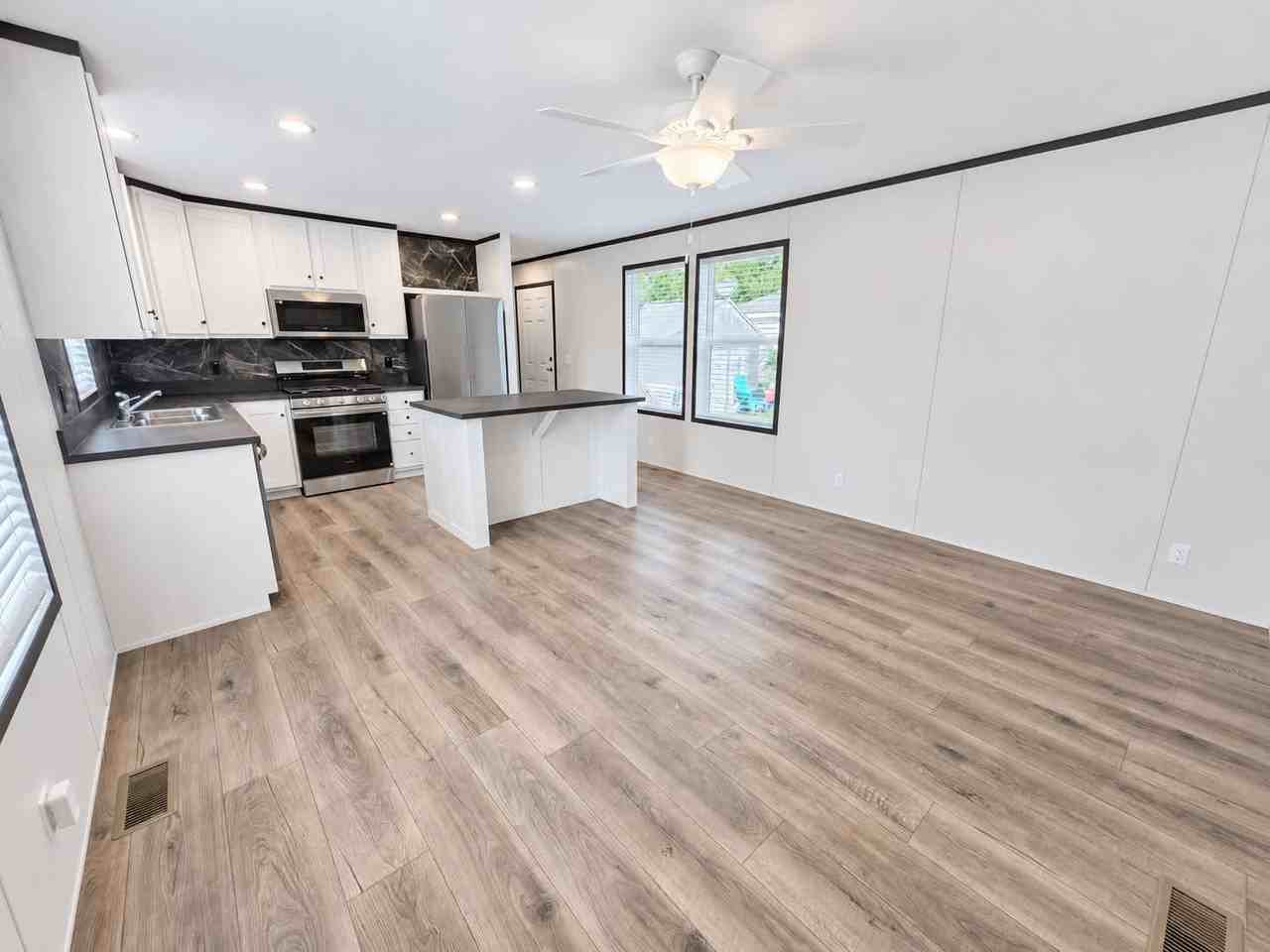 3624 Hawthorne St #703 - Photo 2 of 16