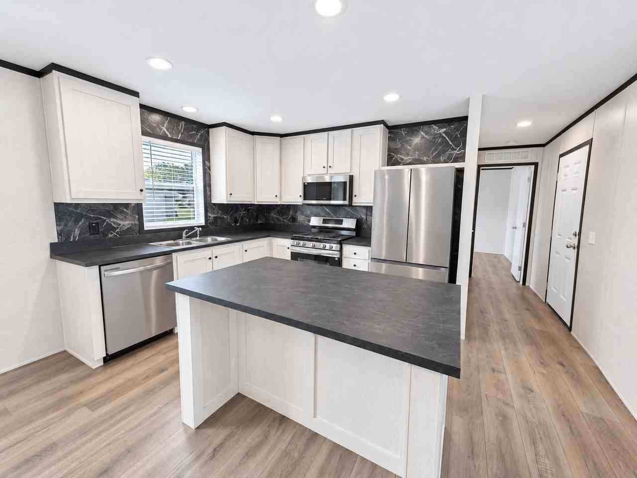 3624 Hawthorne St #703 - Photo 4 of 16
