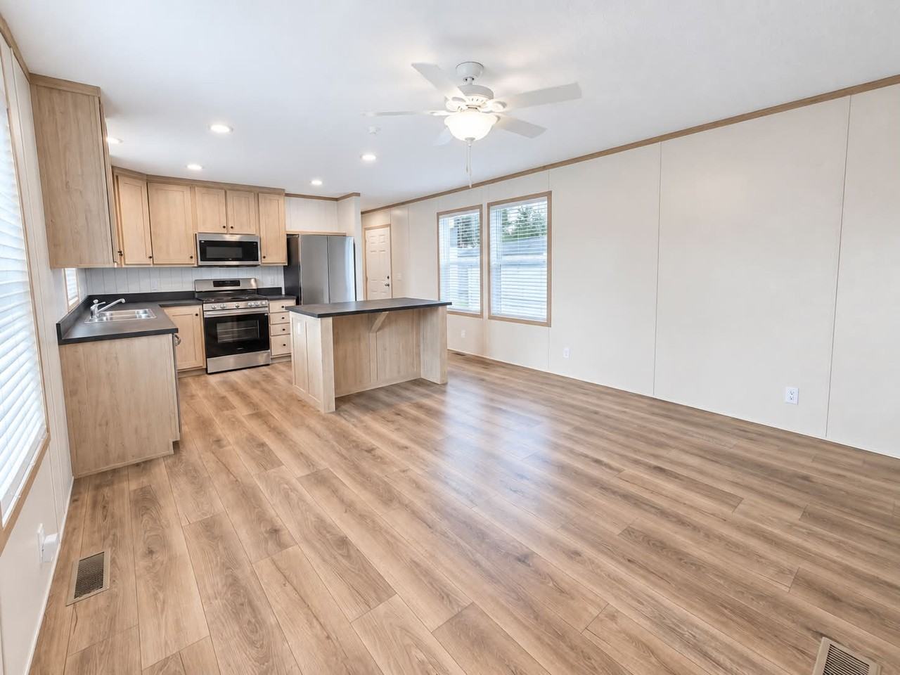 3674 Hawthorne St #951 - Photo 2 of 15