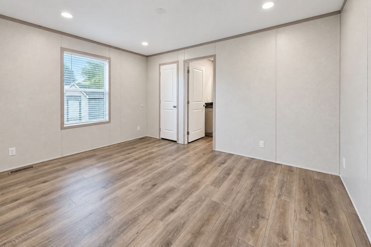 3674 Hawthorne St #951 - Photo 5 of 15
