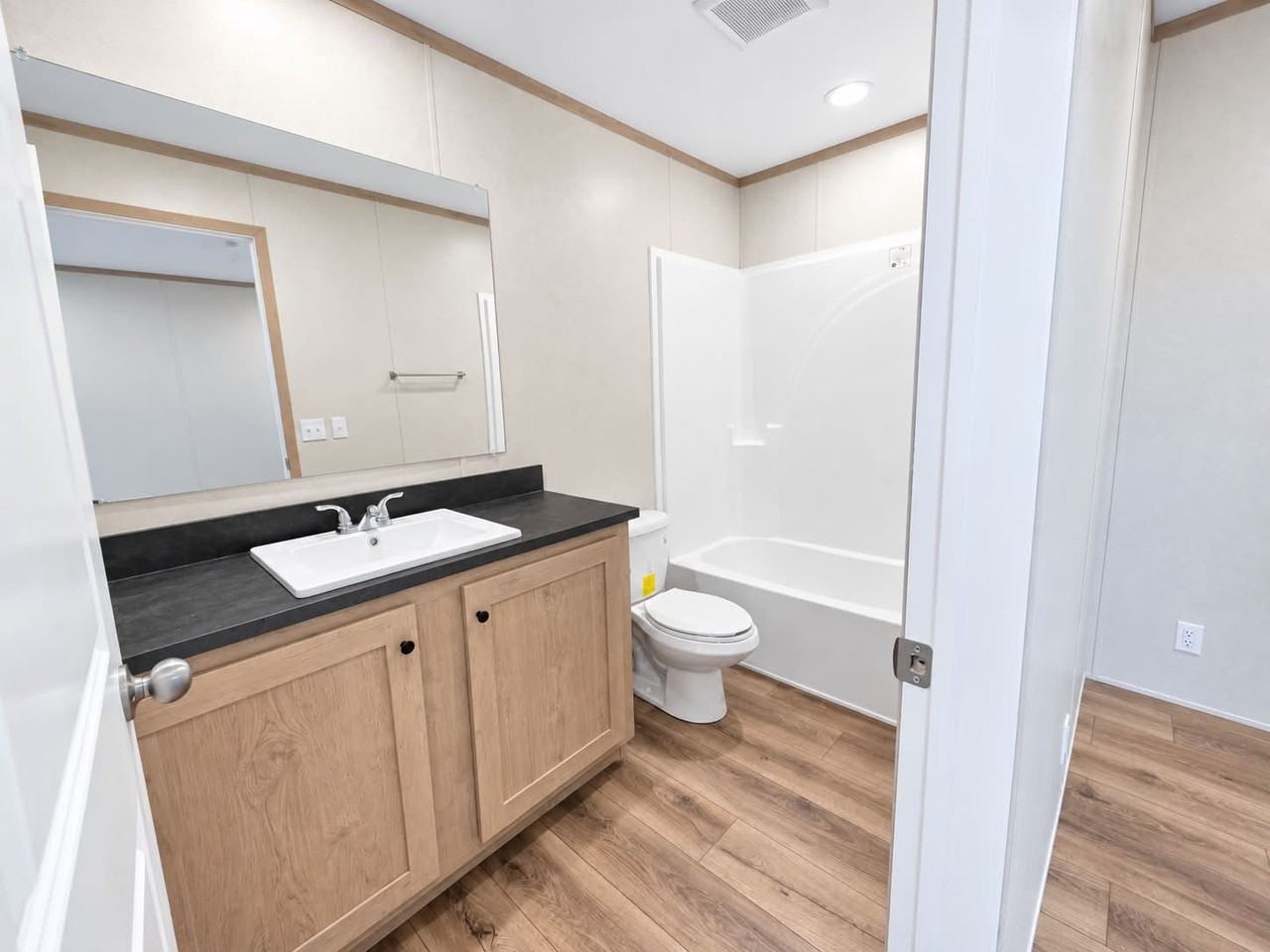 3674 Hawthorne St #951 - Photo 6 of 15