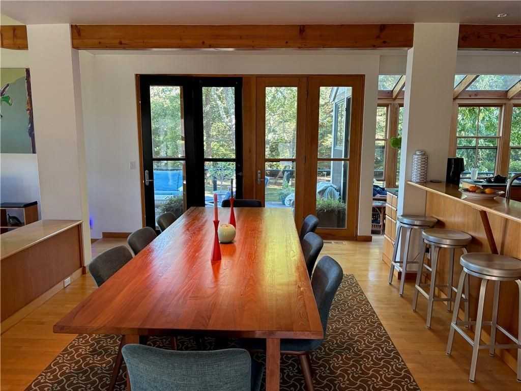 192 Racquet Rd - Photo 3 of 10