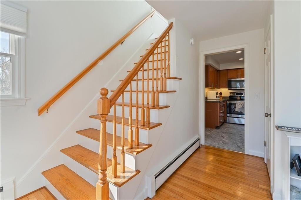 98 Hargraves Dr - Photo 3 of 37