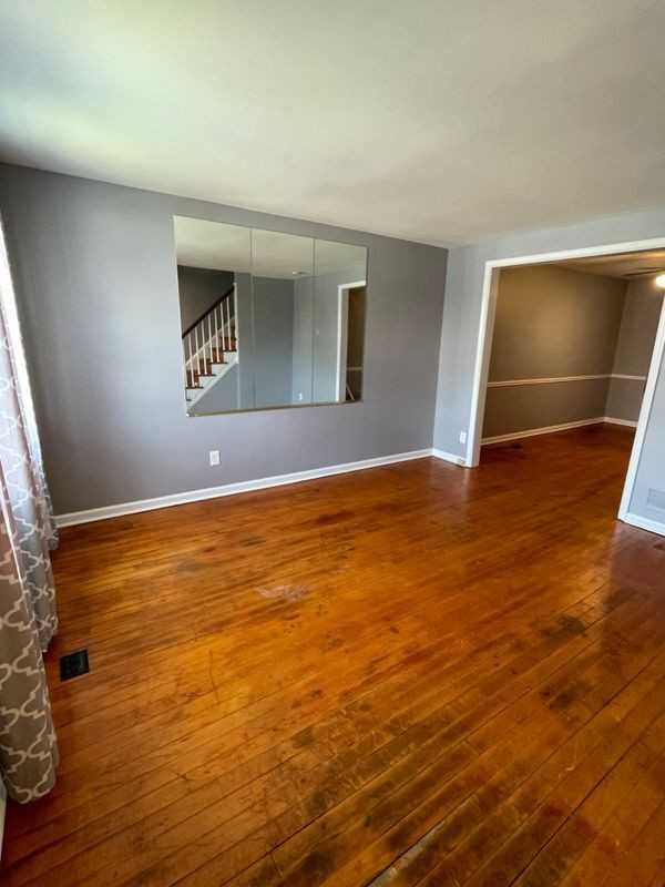 5204 Craig Ave - Photo 4 of 16