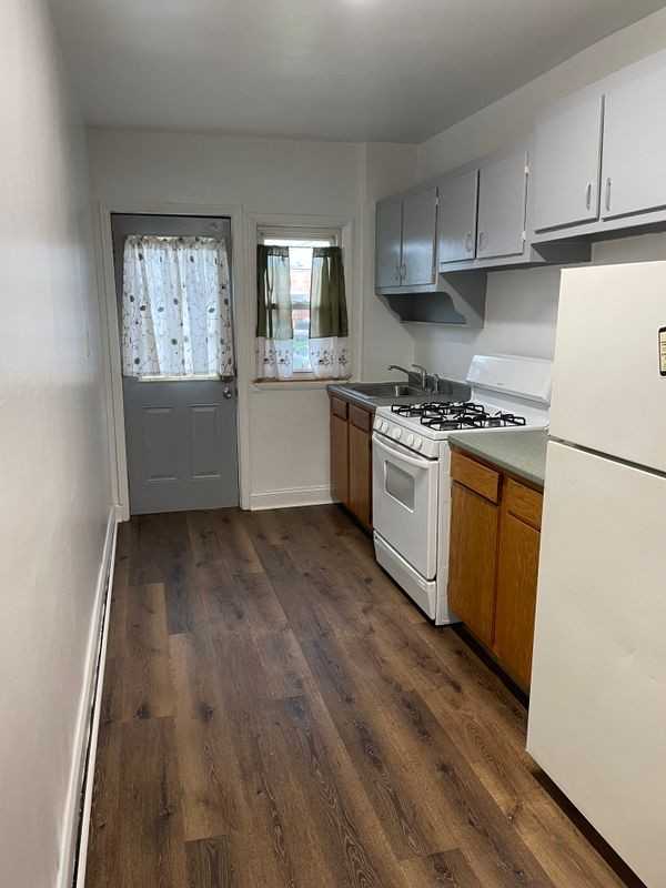 2917 Yorkway - Photo 2 of 6