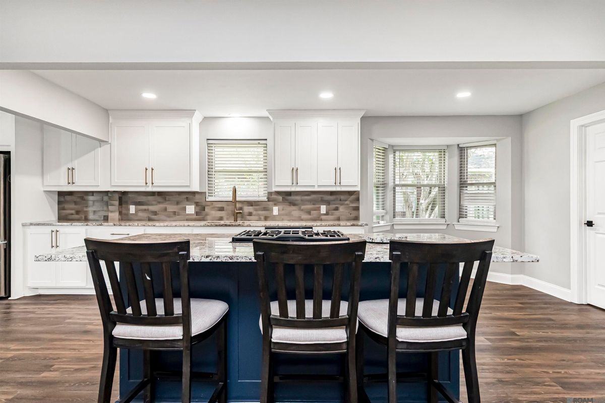 10737 Danbury Dr - Photo 4 of 18