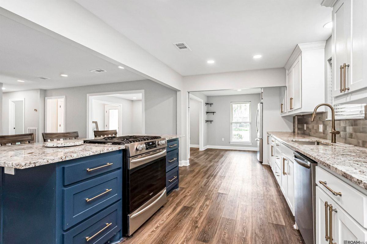 10737 Danbury Dr - Photo 5 of 18