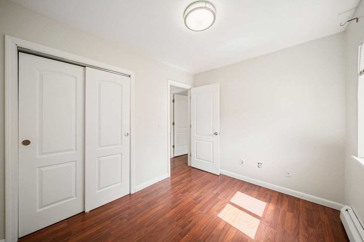 232 Oakville Ave ##H - Photo 3 of 33