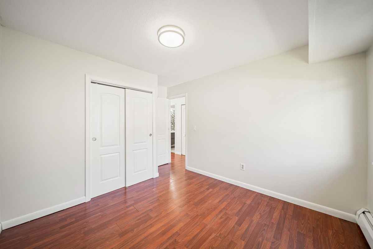 232 Oakville Ave ##H - Photo 6 of 33