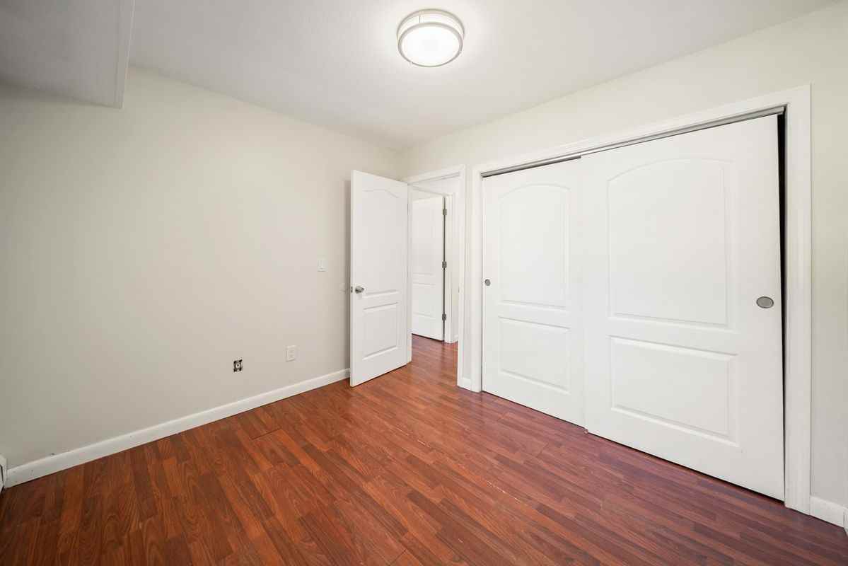 232 Oakville Ave ##H - Photo 7 of 33