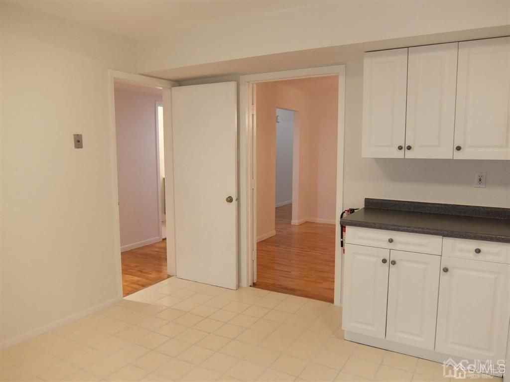 35 Sayre Dr - Photo 5 of 19