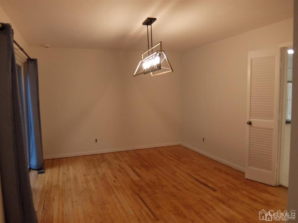 35 Sayre Dr - Photo 6 of 19