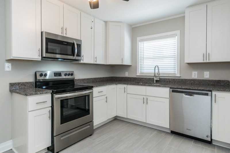 1513 N Alston Ave #B - Photo 2 of 16