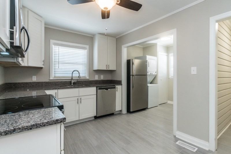 1513 N Alston Ave #B - Photo 3 of 16
