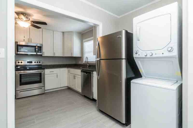 1513 N Alston Ave #B - Photo 5 of 16