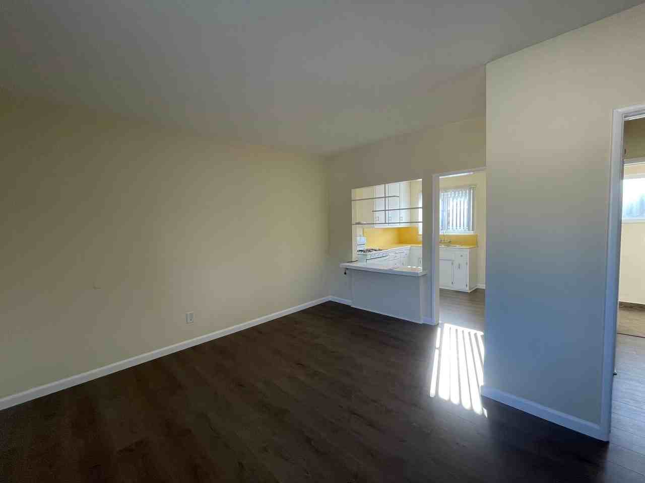 14207 Sylvan St - Photo 4 of 14