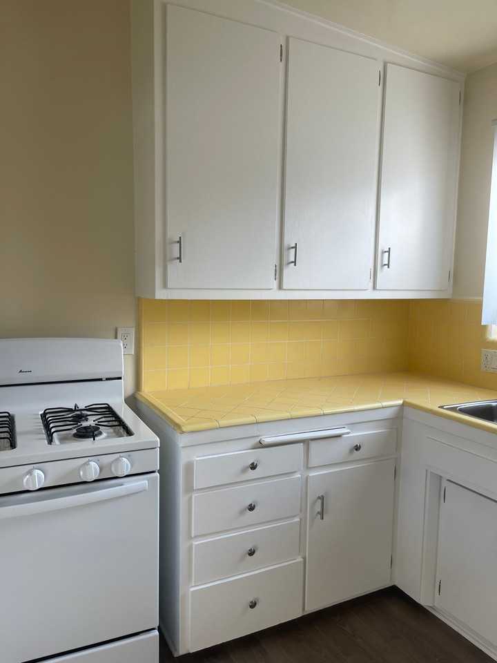 14207 Sylvan St - Photo 7 of 14