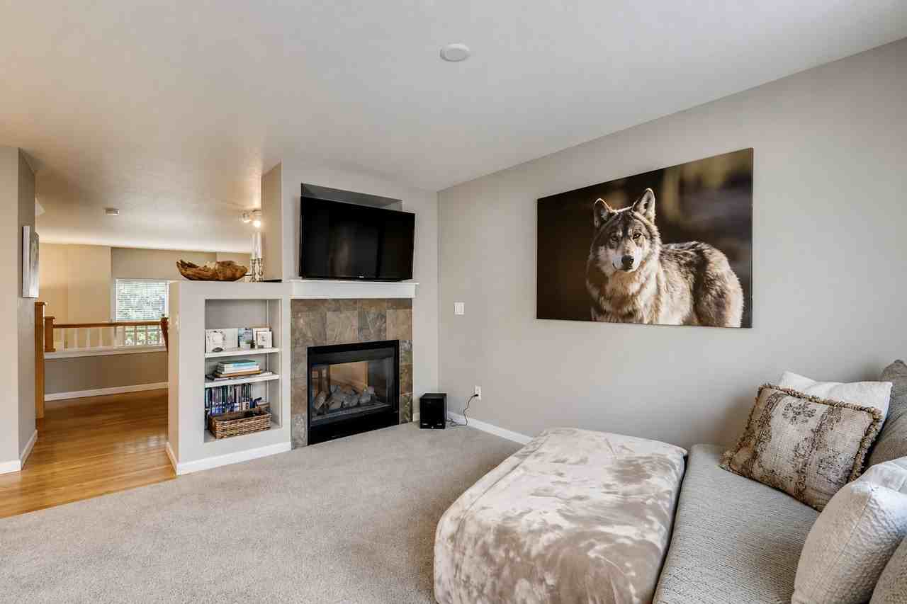 903 Snowberry St - Photo 5 of 12