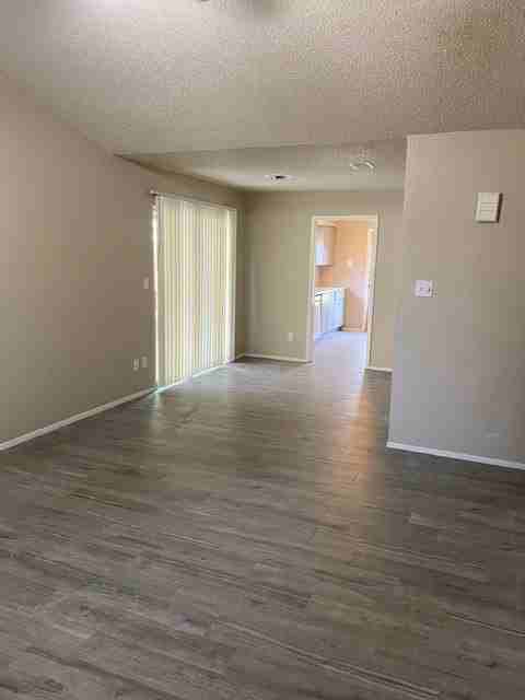 1213 Westway Cir - Photo 3 of 8