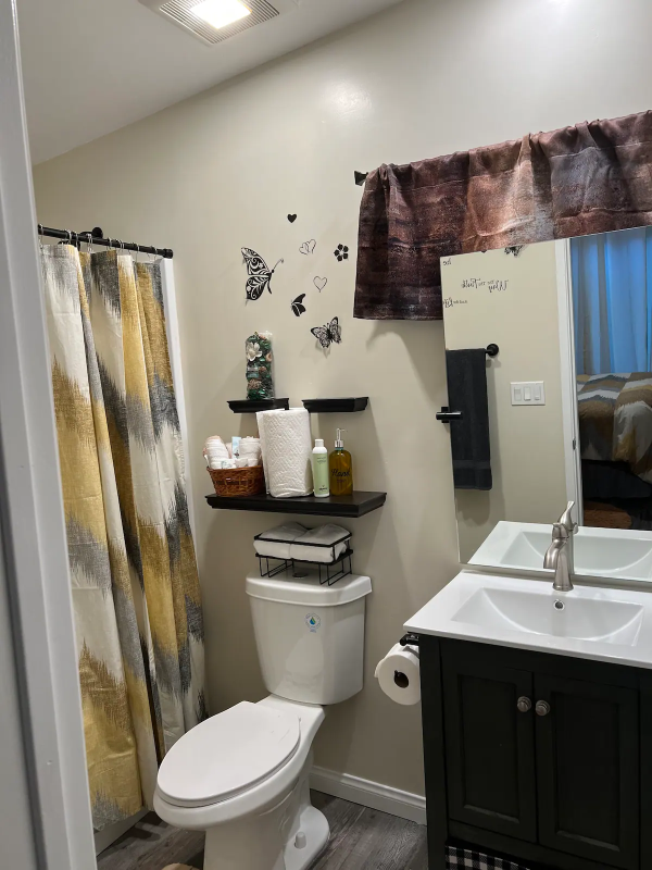 1015 40th St #1017 - Photo 2 of 12