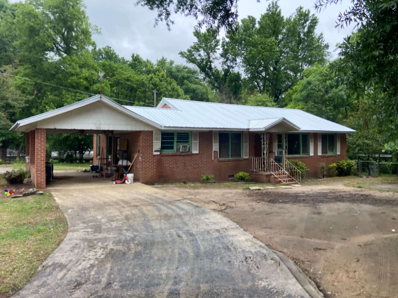 605 Indian Cir - Photo 2 of 23