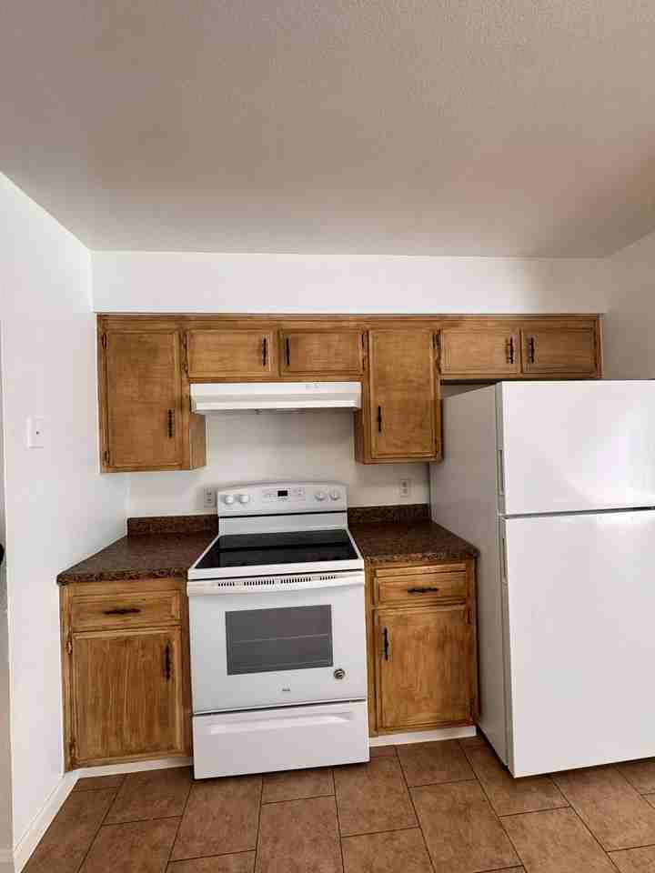4225 Parkwood Ct #4 - Photo 2 of 14