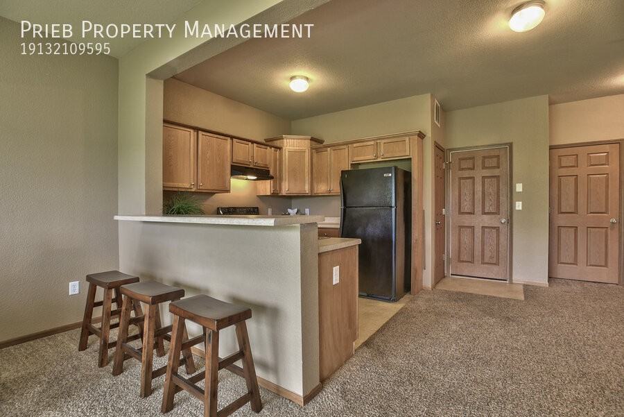 902 S Woodson Ct - Photo 7 of 21