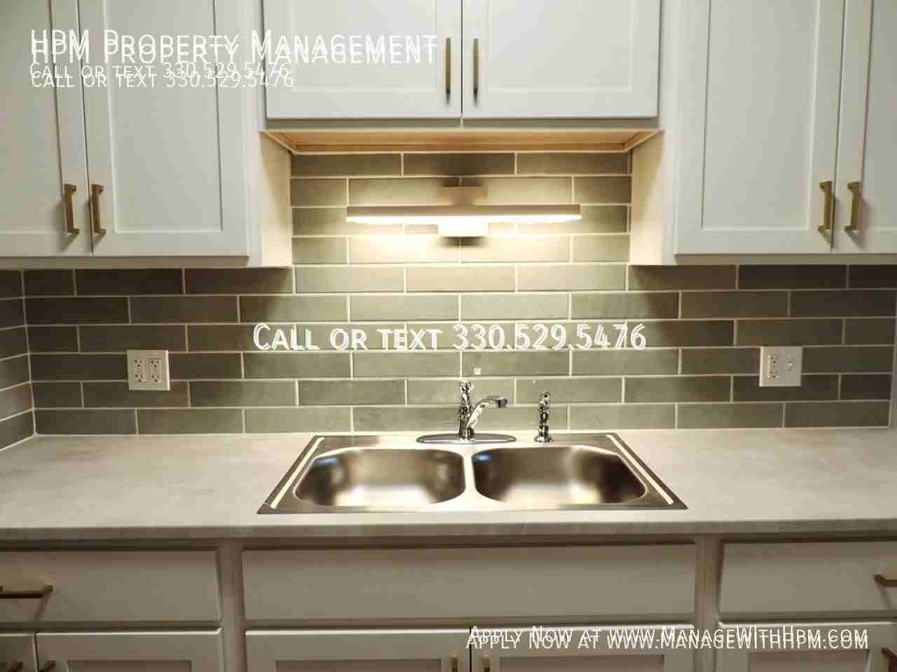 1015 Howe Ave #18 - Photo 4 of 9