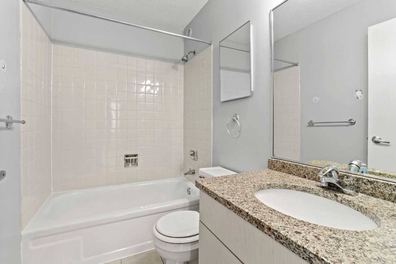 1243 S Michigan Ave - Photo 4 of 7