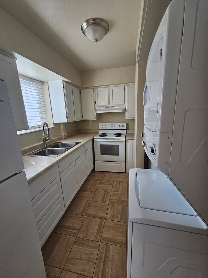 3963 W Dimrall Dr #B - Photo 2 of 16
