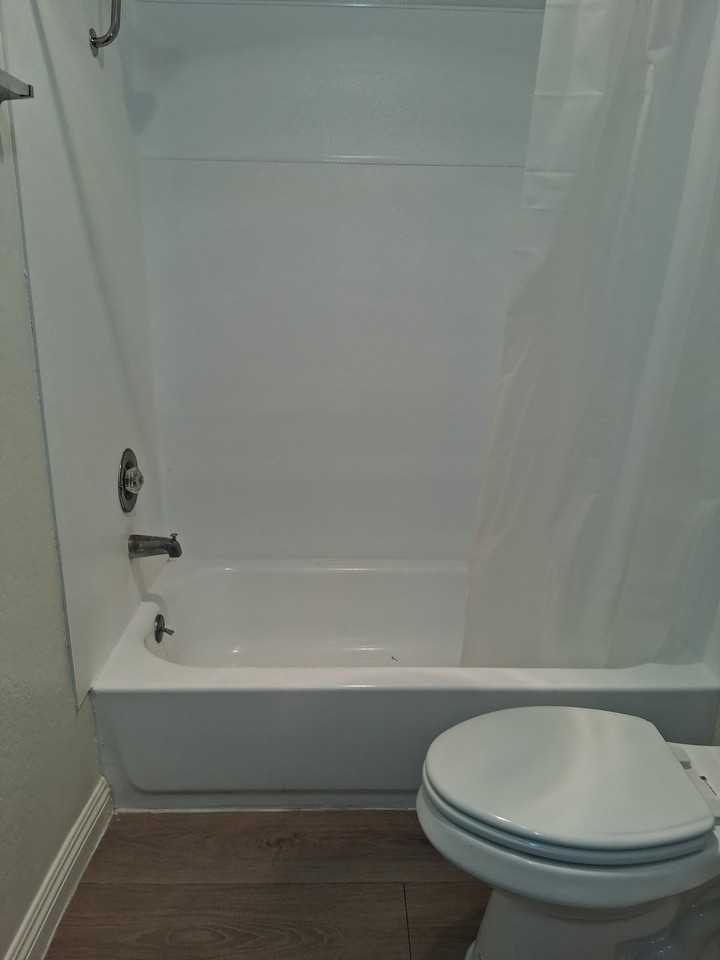 8014 Woodman Ave #3 - Photo 6 of 11