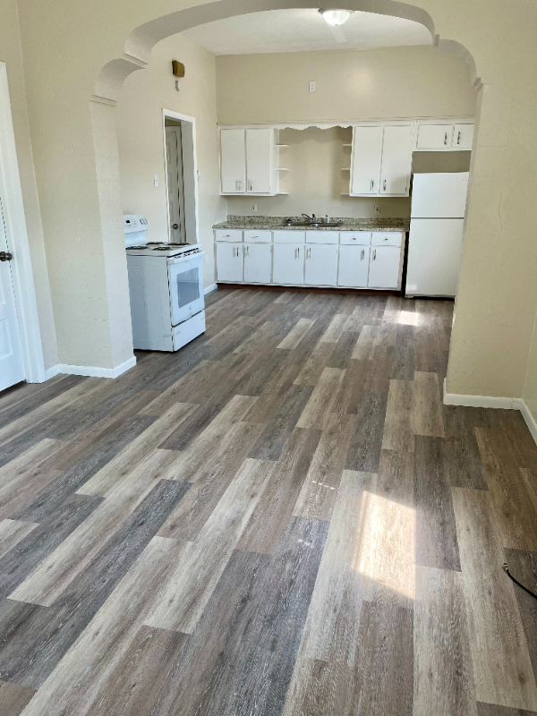 801 Lincoln St #2F - Photo 4 of 11