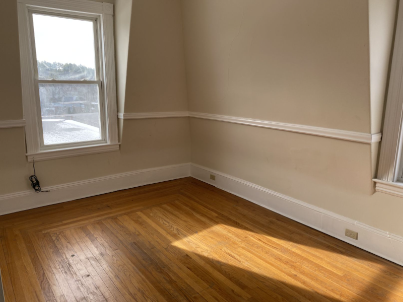 19 Hill Ave - Photo 5 of 13