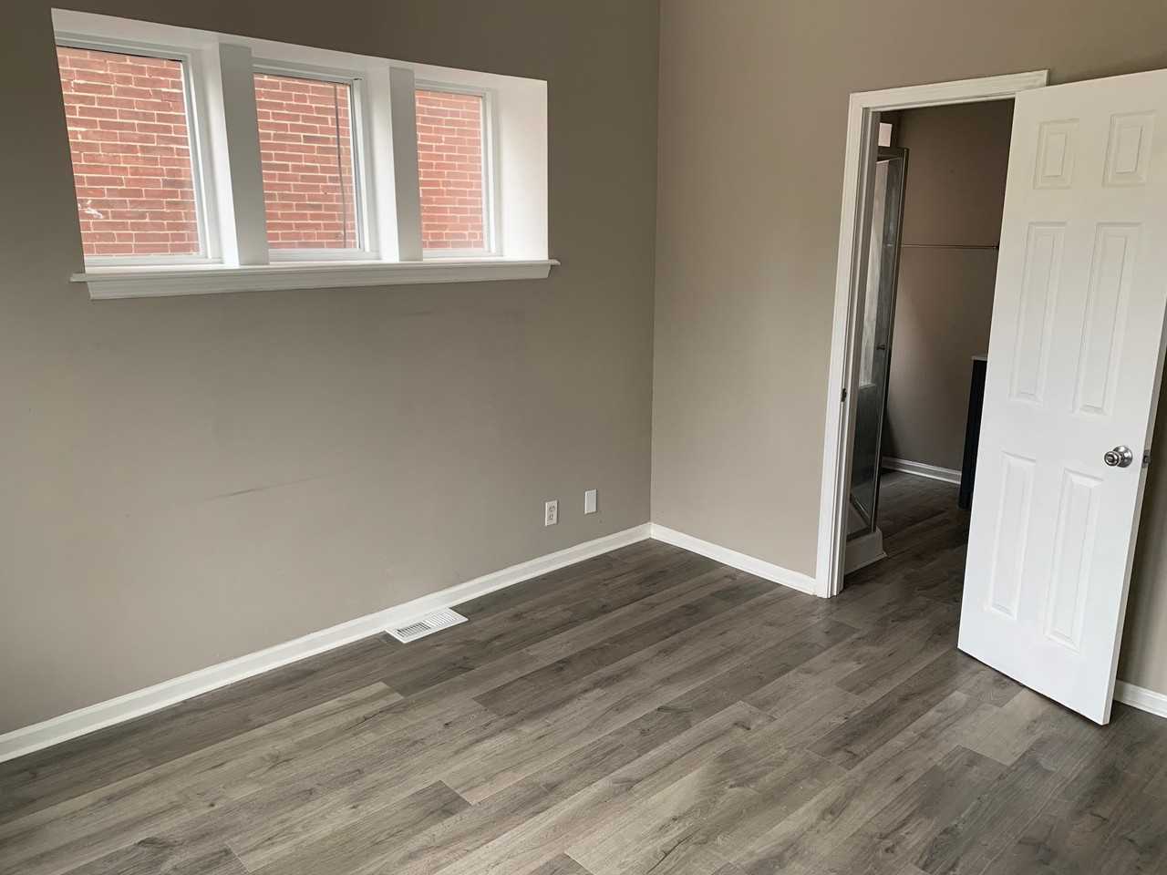4010 Castleman Ave - Photo 4 of 8