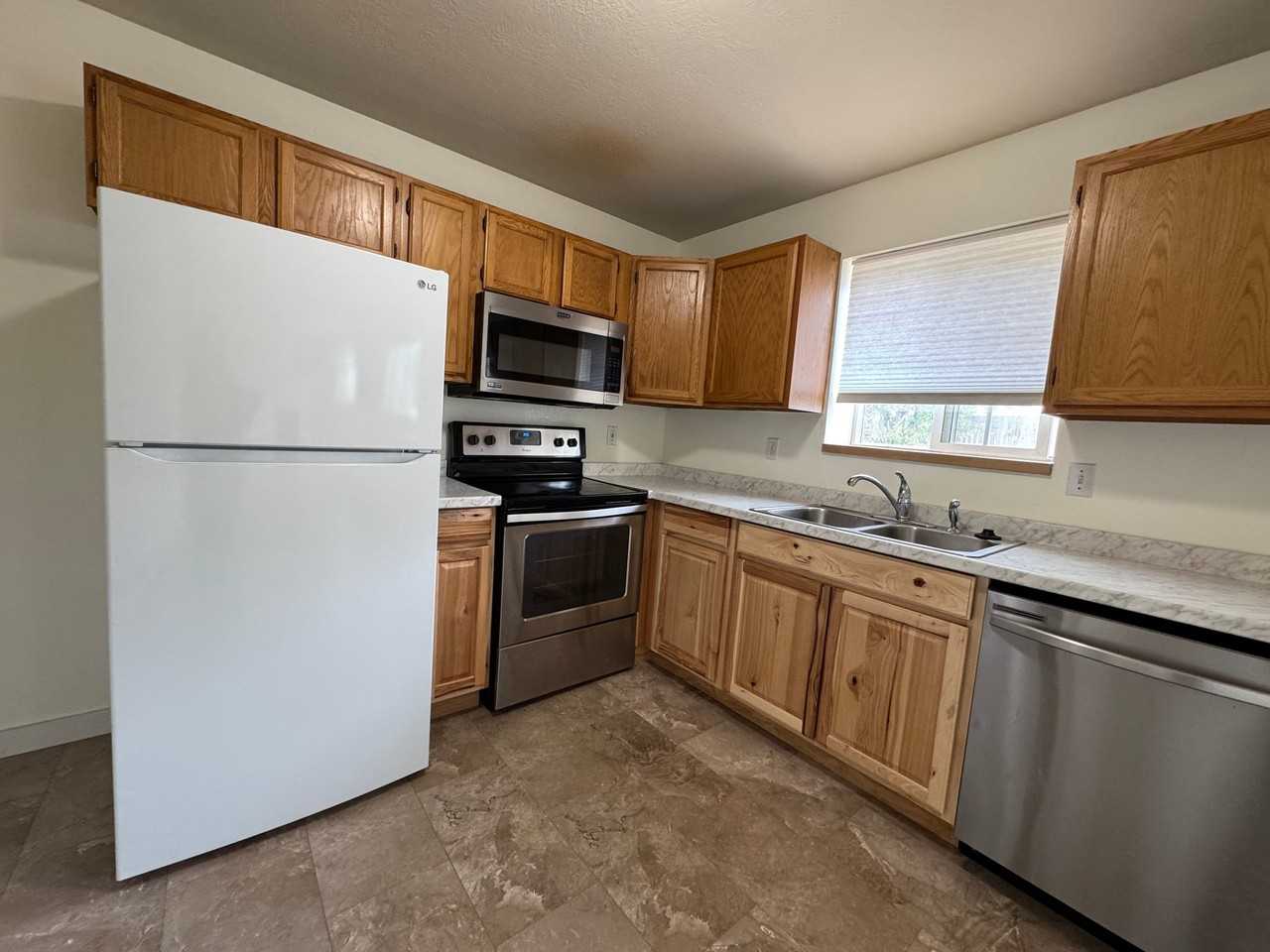 912 Jeanette Pl #C - Photo 4 of 18