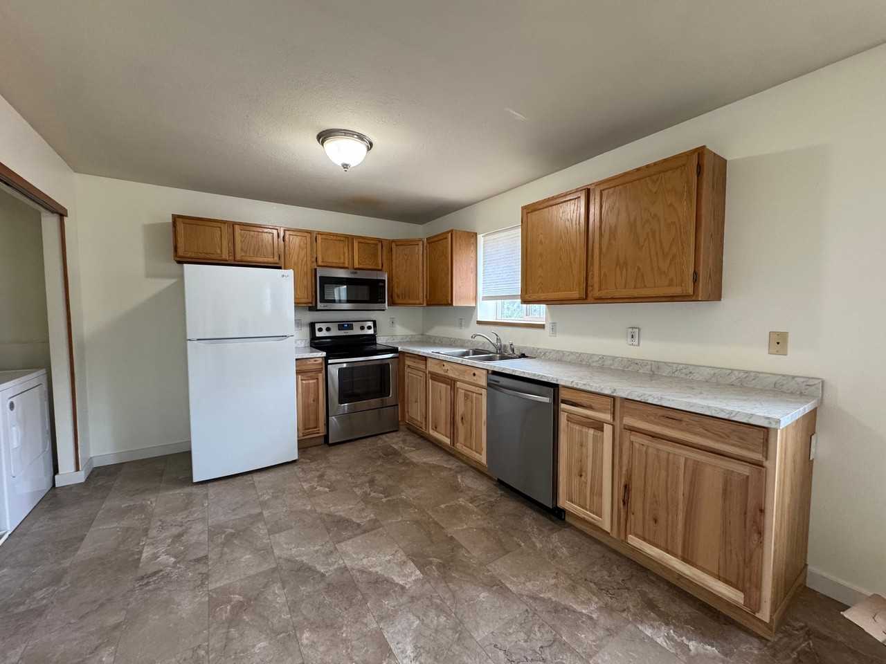 912 Jeanette Pl #C - Photo 5 of 18