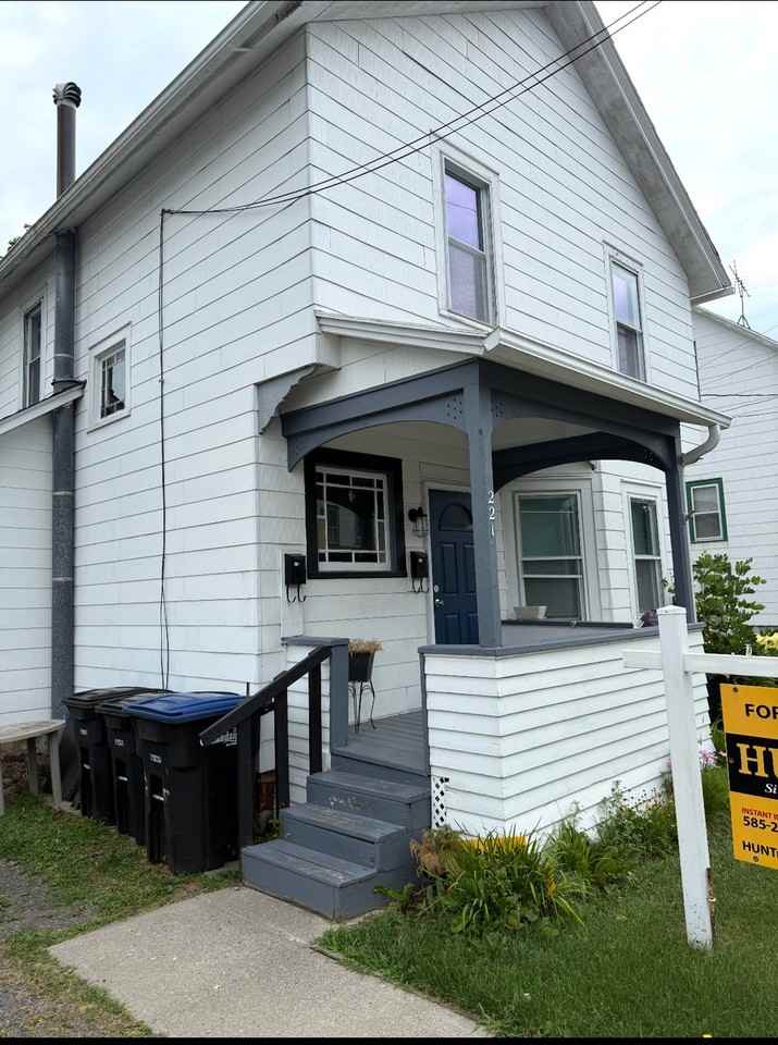 221 Mason St - Photo 2 of 9