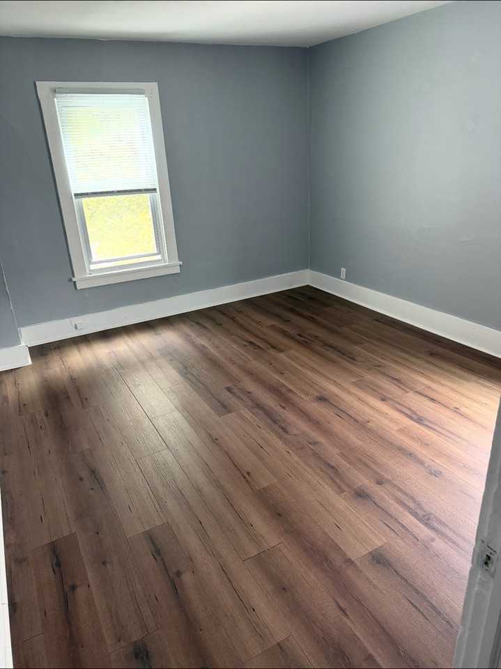 221 Mason St - Photo 5 of 9