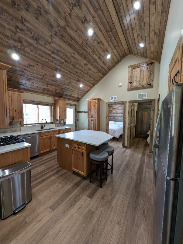 605 Vincent Rd - Photo 5 of 19
