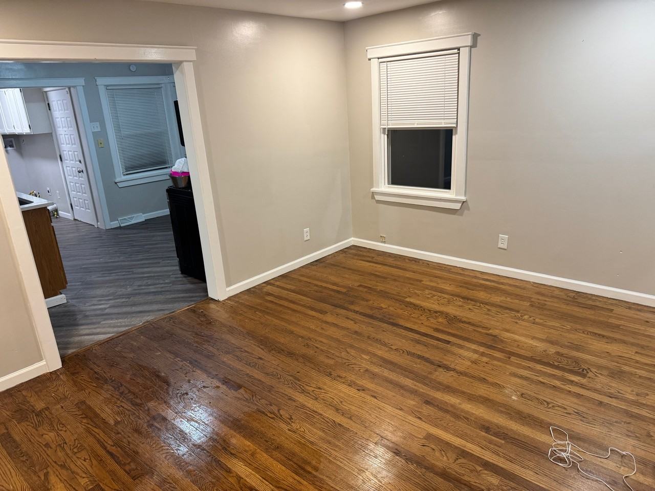 27645 Dartmouth St - Photo 4 of 9