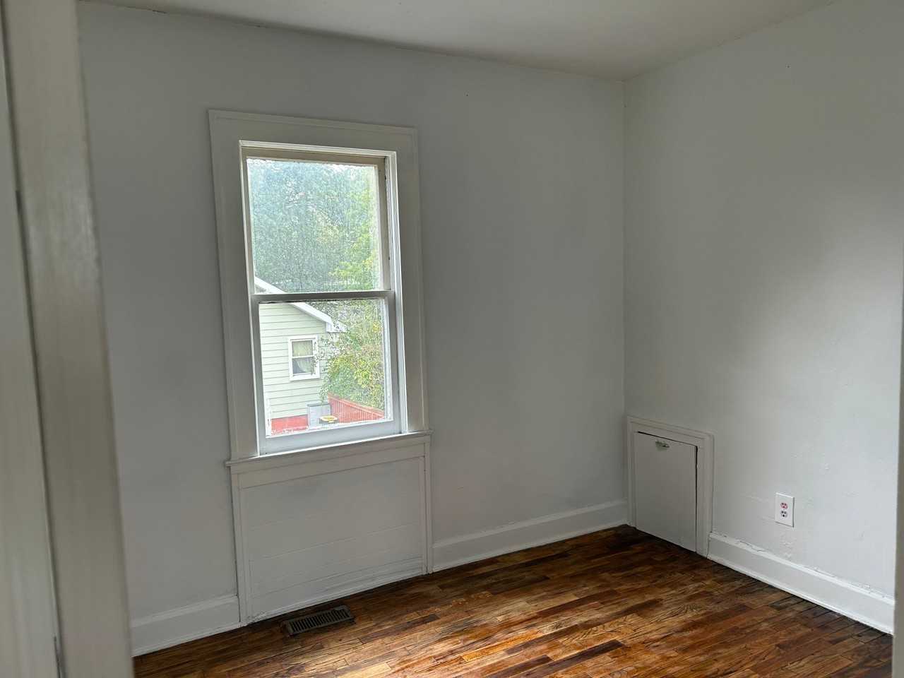 2073 E Boatfield Ave - Photo 5 of 11