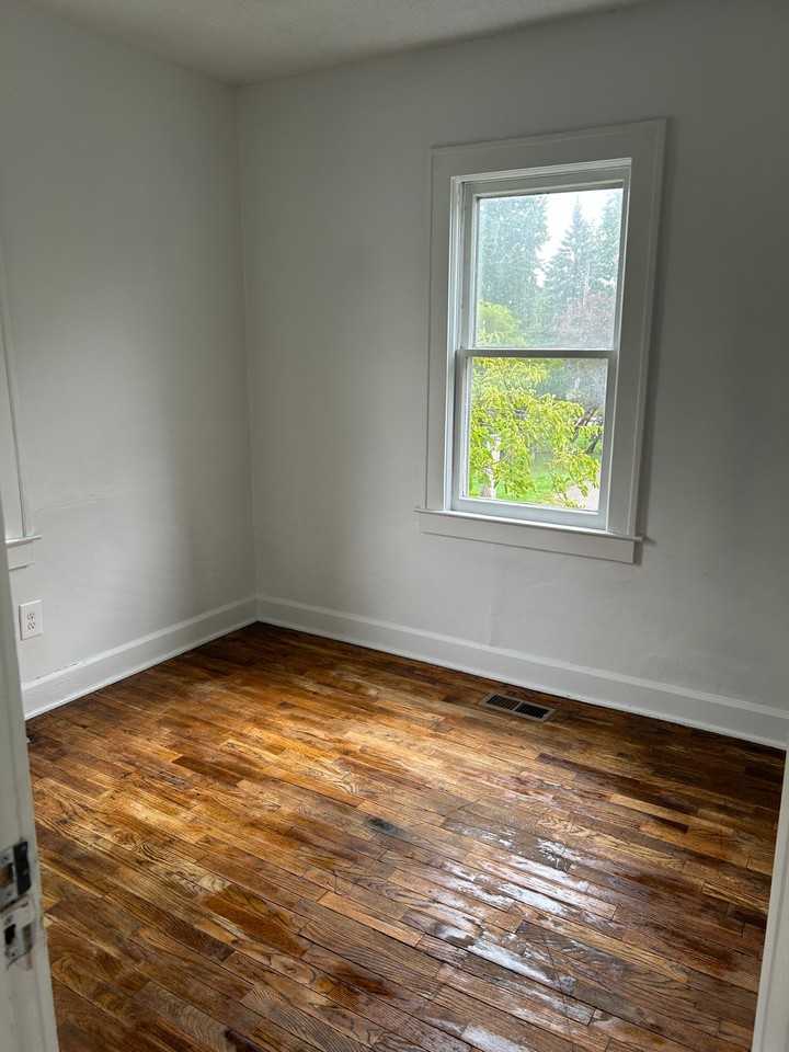 2073 E Boatfield Ave - Photo 6 of 11