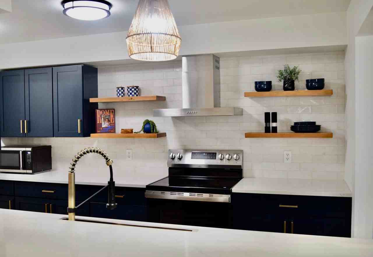 1926 W 3rd Ave #2 - Photo 6 of 16